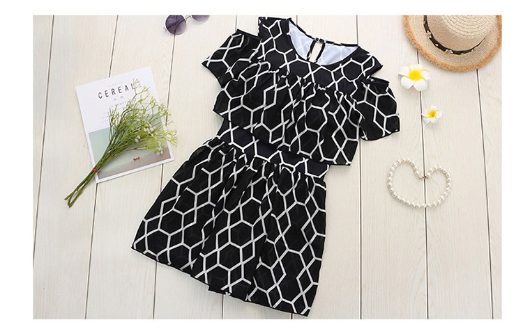 泳衣女連體裙式小胸鋼托聚攏平角大圖片/泳衣女連體裙式小胸鋼托聚攏平角大樣板圖 (1)