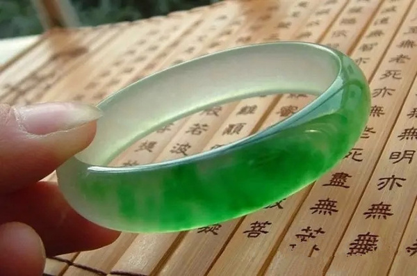怎么買翡翠圖片/怎么買翡翠樣板圖 (1)