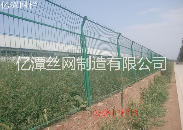 公路護(hù)欄網(wǎng)圖片/公路護(hù)欄網(wǎng)樣板圖 (4)
