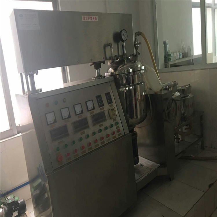 真空均質(zhì)乳化機(jī)圖片/真空均質(zhì)乳化機(jī)樣板圖 (4)