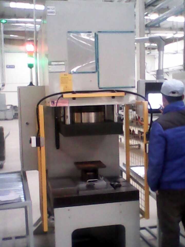 數(shù)控油壓天津、北京數(shù)控壓裝機、山東數(shù)控油壓機、鑫臺銘數(shù)控油壓機