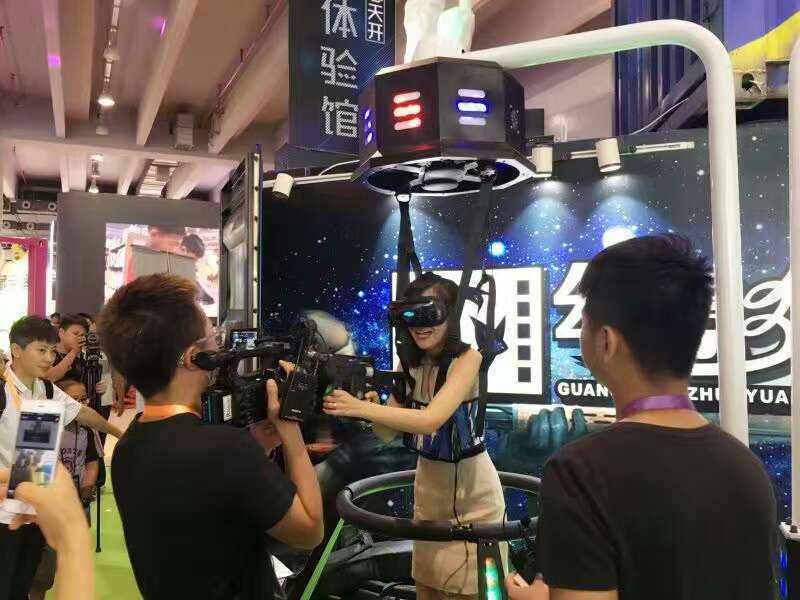 廣州VR跑步機(jī)出租 VR萬向射擊圖片