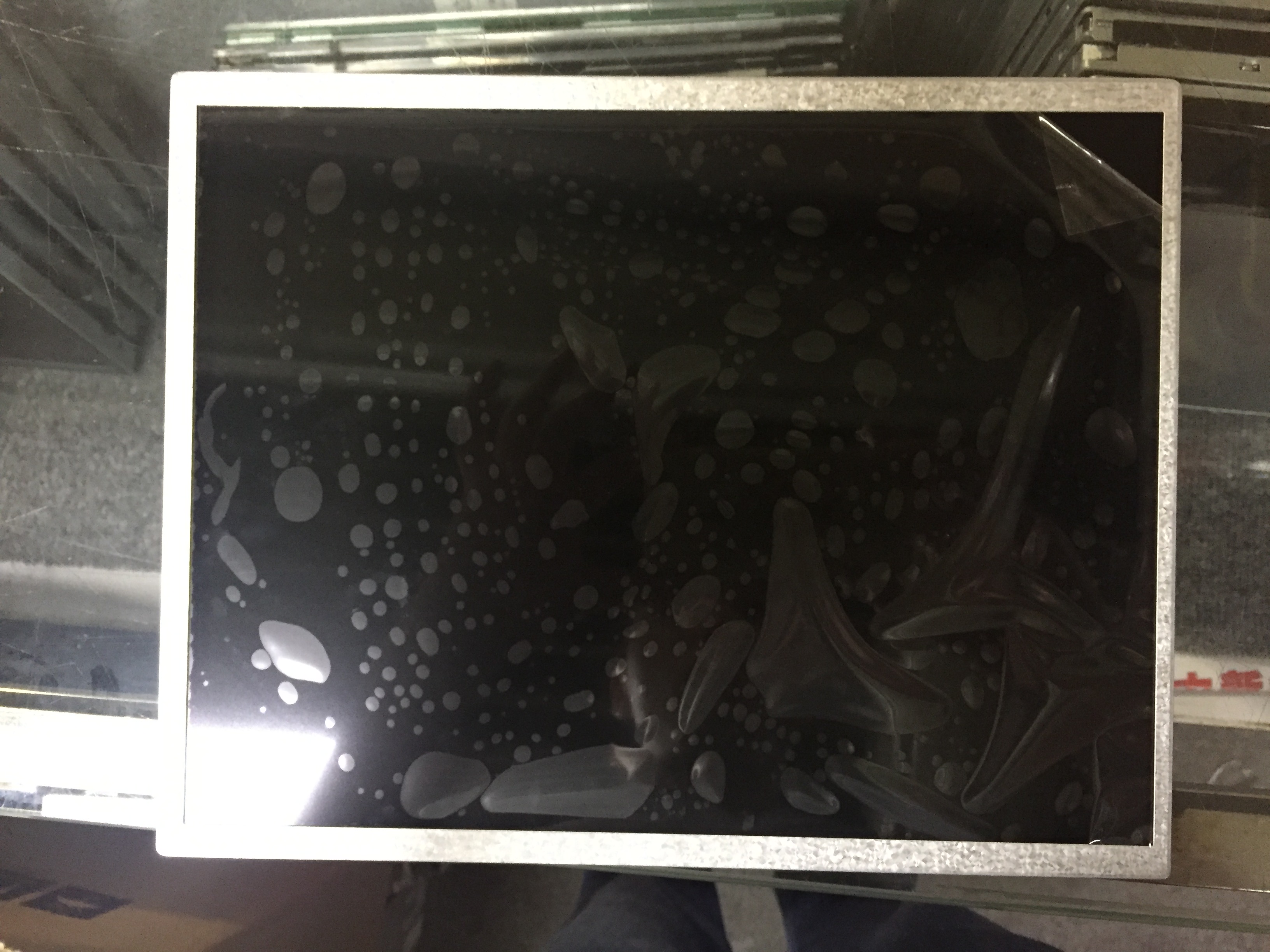 12.1全視角。液晶屏
