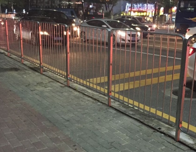 深標(biāo)Ⅰ型公路護(hù)欄圖片/深標(biāo)Ⅰ型公路護(hù)欄樣板圖 (2)