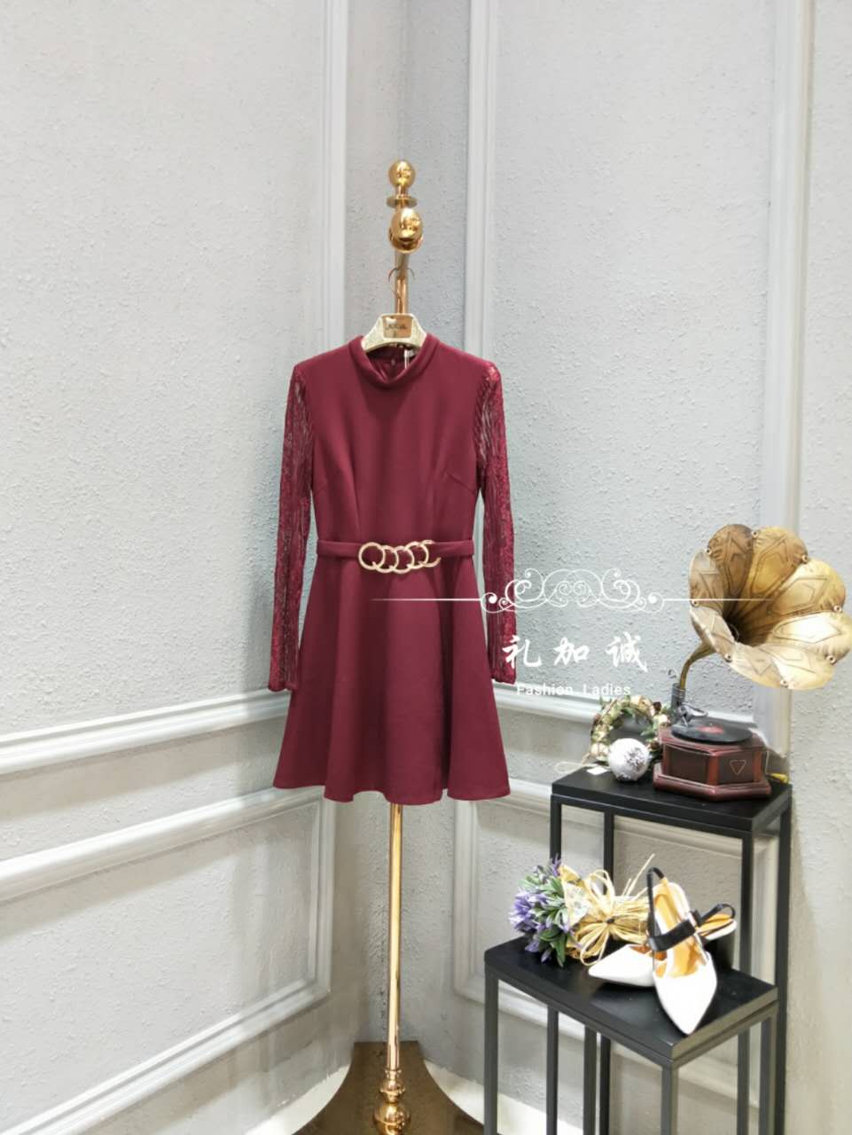 艾蓮達品牌折扣女裝批發(fā)圖片