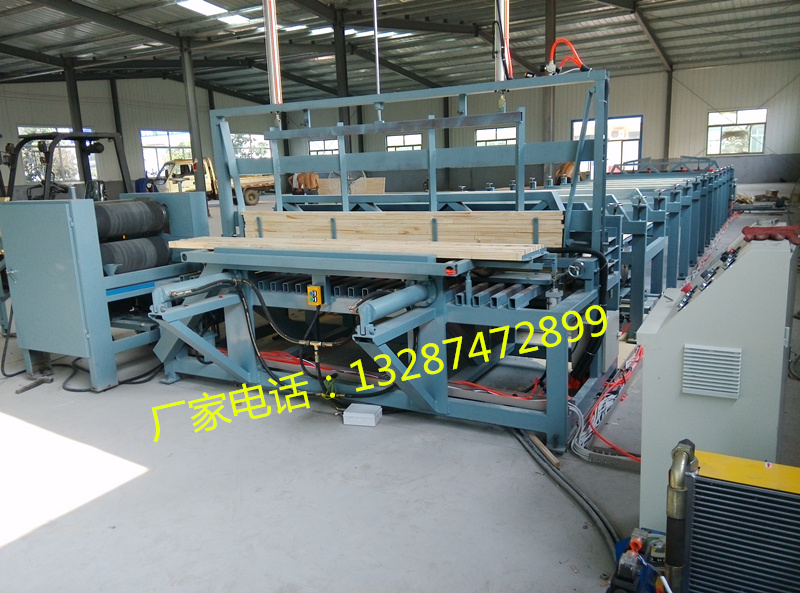 自動(dòng)冷壓拼板機(jī)圖片