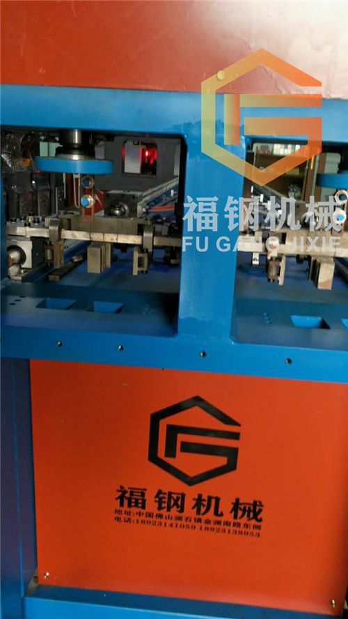 鍍鋅圓管沖孔機(jī)圖片/鍍鋅圓管沖孔機(jī)樣板圖 (4)