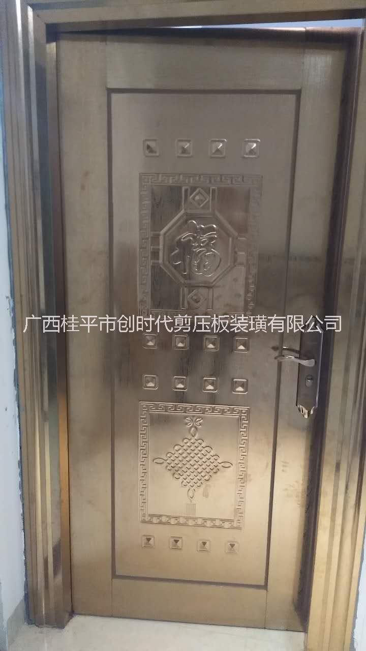 201不锈钢压板门图片