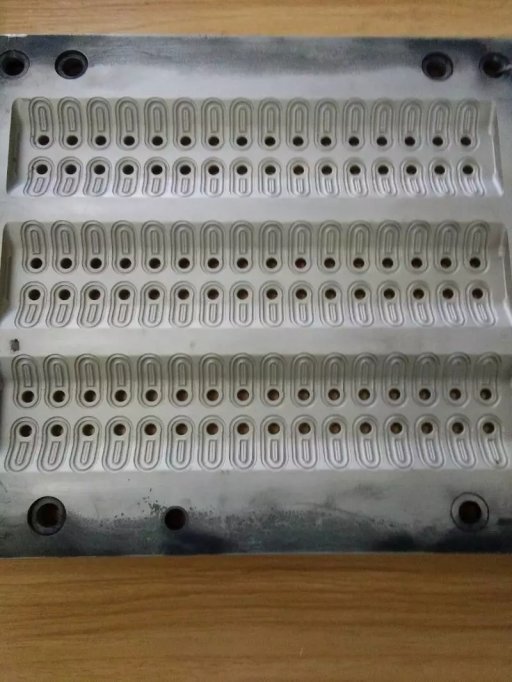 硅膠藍(lán)牙耳塞模具霧面鍍鎳。硅膠模具鍍鉻鍍鎳加工 硅膠藍(lán)牙耳塞模具霧面鍍鎳