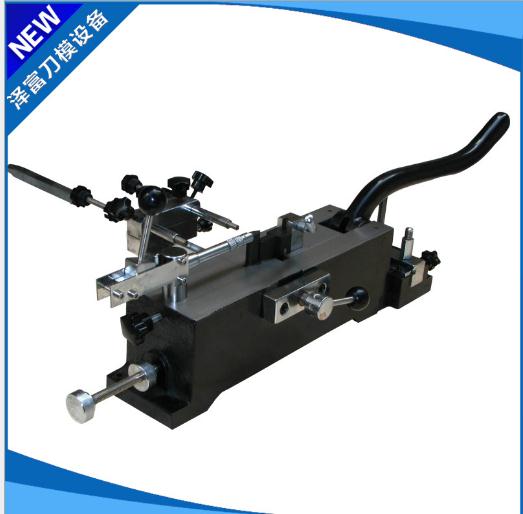 彎刀機圖片/彎刀機樣板圖 (2)