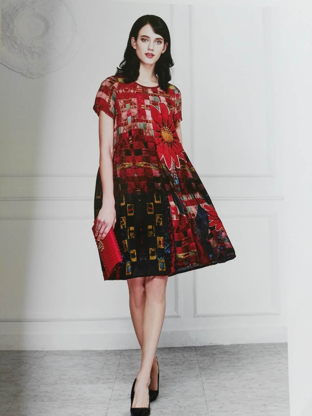 庫(kù)存尾貨批發(fā)尾貨品牌折扣女裝批發(fā)圖片/庫(kù)存尾貨批發(fā)尾貨品牌折扣女裝批發(fā)樣板圖 (2)