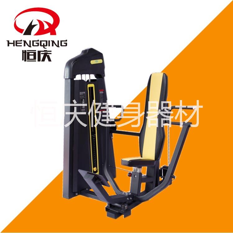 坐式推胸訓練器圖片