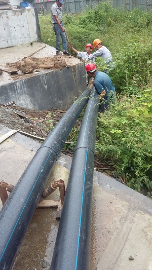 石家庄邯山区非开挖穿越顶管施工队，承接水泥顶管，过路顶管，定向钻穿越，拖拉管，液压顶管，人工顶管，工程报价，电话咨询图片