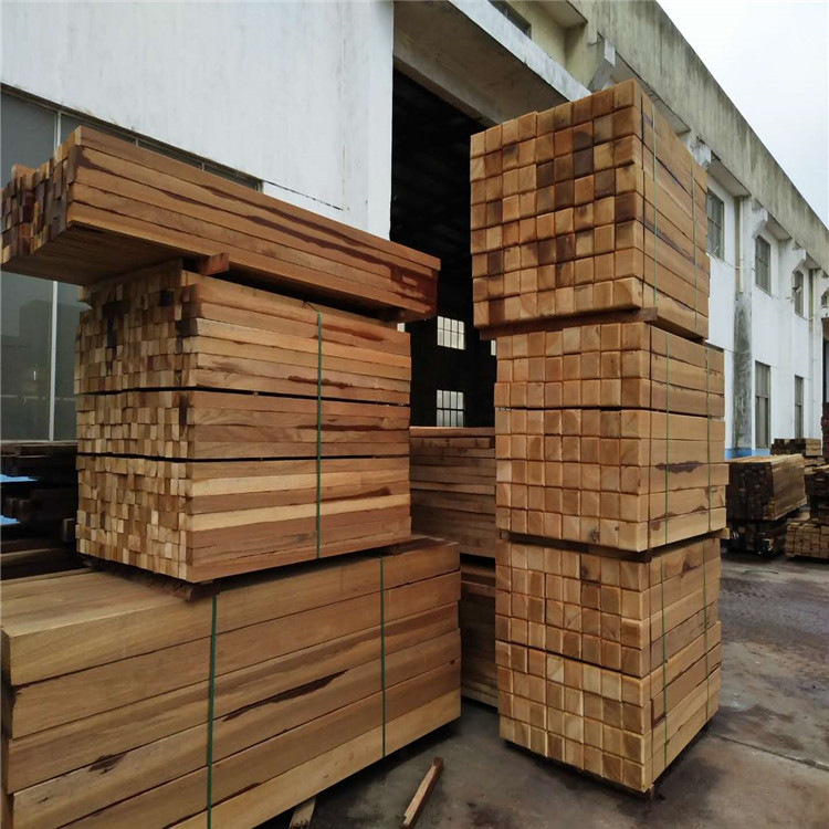 紅巴勞木黃巴勞木原生態(tài)一級景觀防腐木穩(wěn)定性好