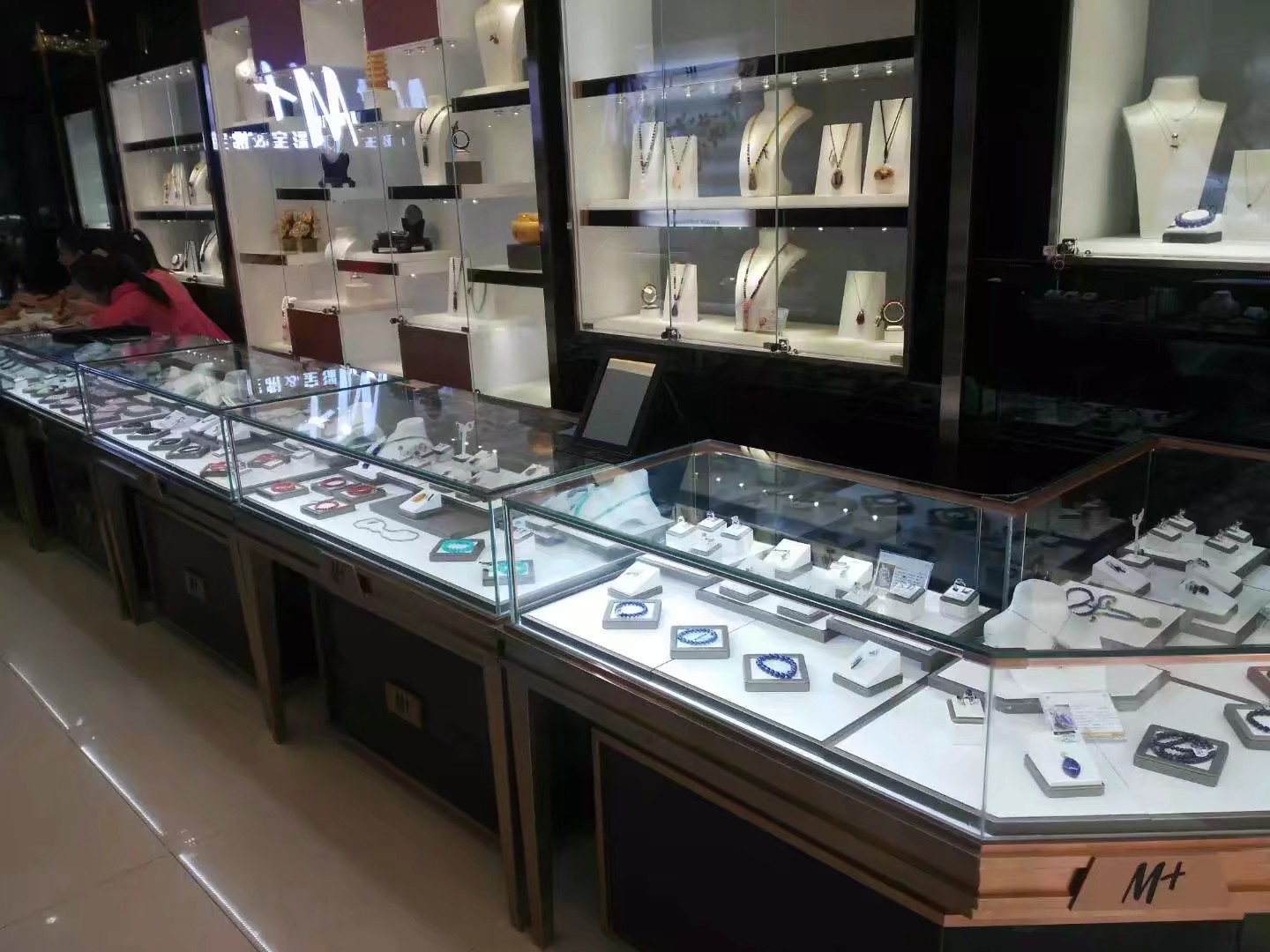 珠寶展柜裝修圖片