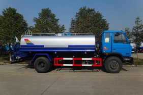 灑水車 霧炮車 抑塵車 掃路車圖片