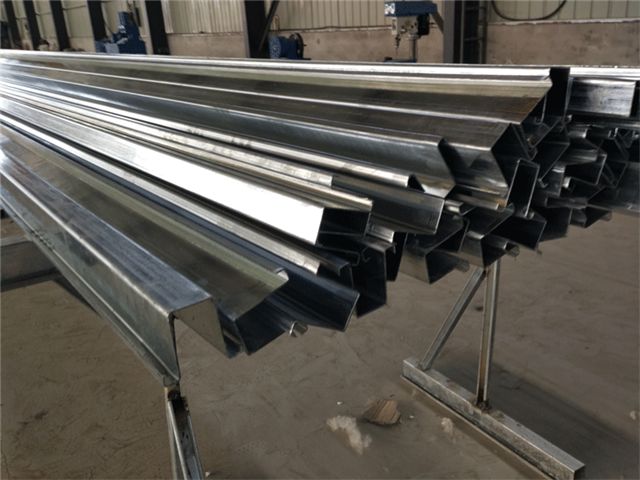 幾字鋼骨架圖片