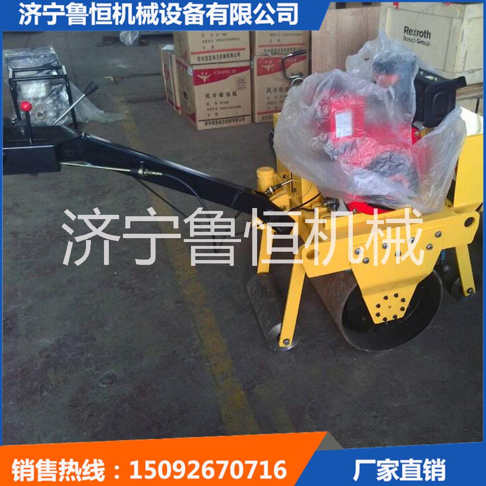 700型大鋼輪壓路機(jī) 手扶式單鋼輪振動(dòng)壓路機(jī) 重型壓路機(jī)