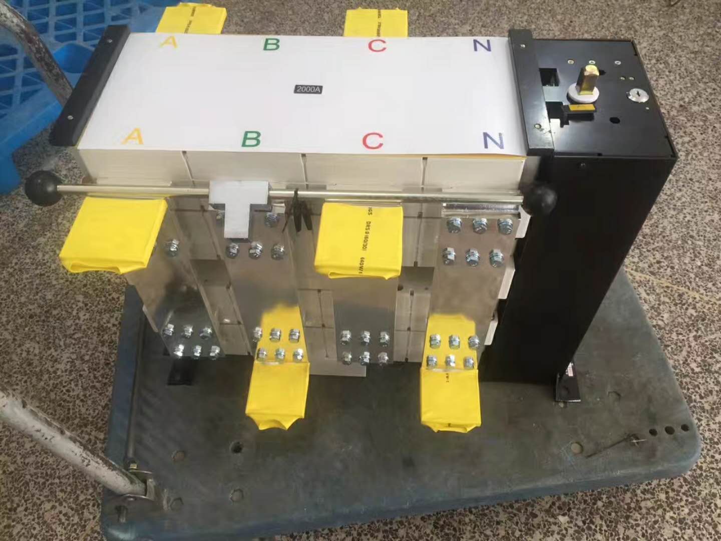 雙電源開關(guān)3200A兩進(jìn)一出消防