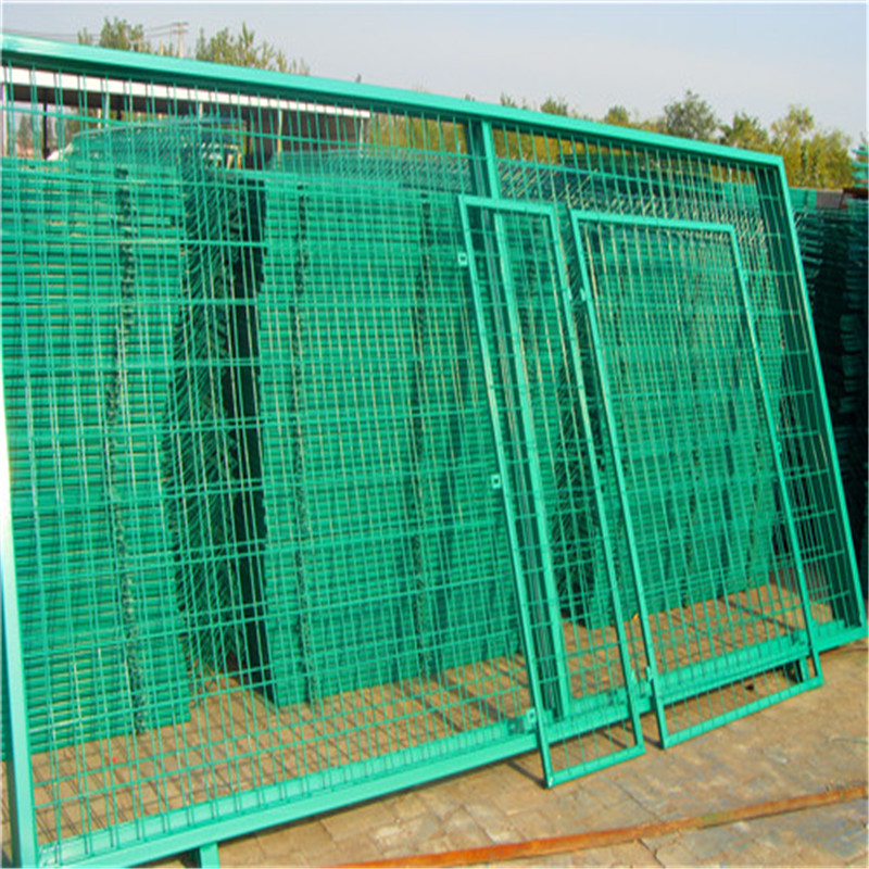 機(jī)場(chǎng)護(hù)欄防護(hù)網(wǎng)果園護(hù)欄網(wǎng)防護(hù)網(wǎng)圖片
