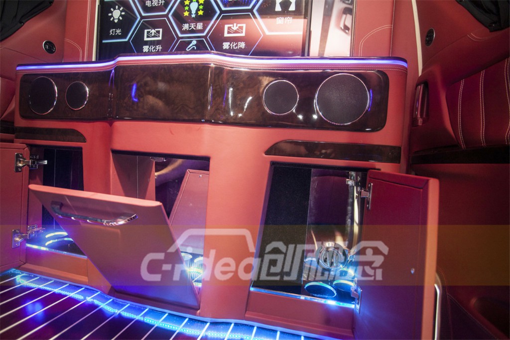 深圳豐田埃爾法加裝多功能航空座椅 內飾奢華升級