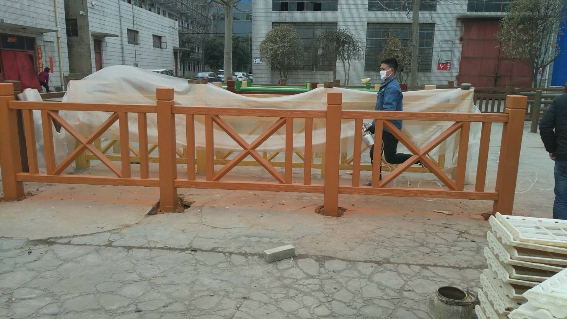 張家口壩上仿木護(hù)欄廠圖片/張家口壩上仿木護(hù)欄廠樣板圖 (2)