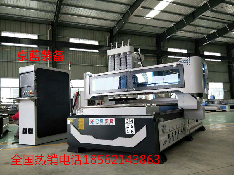 數(shù)控下料機(jī)櫥柜衣柜開料機(jī)圖片