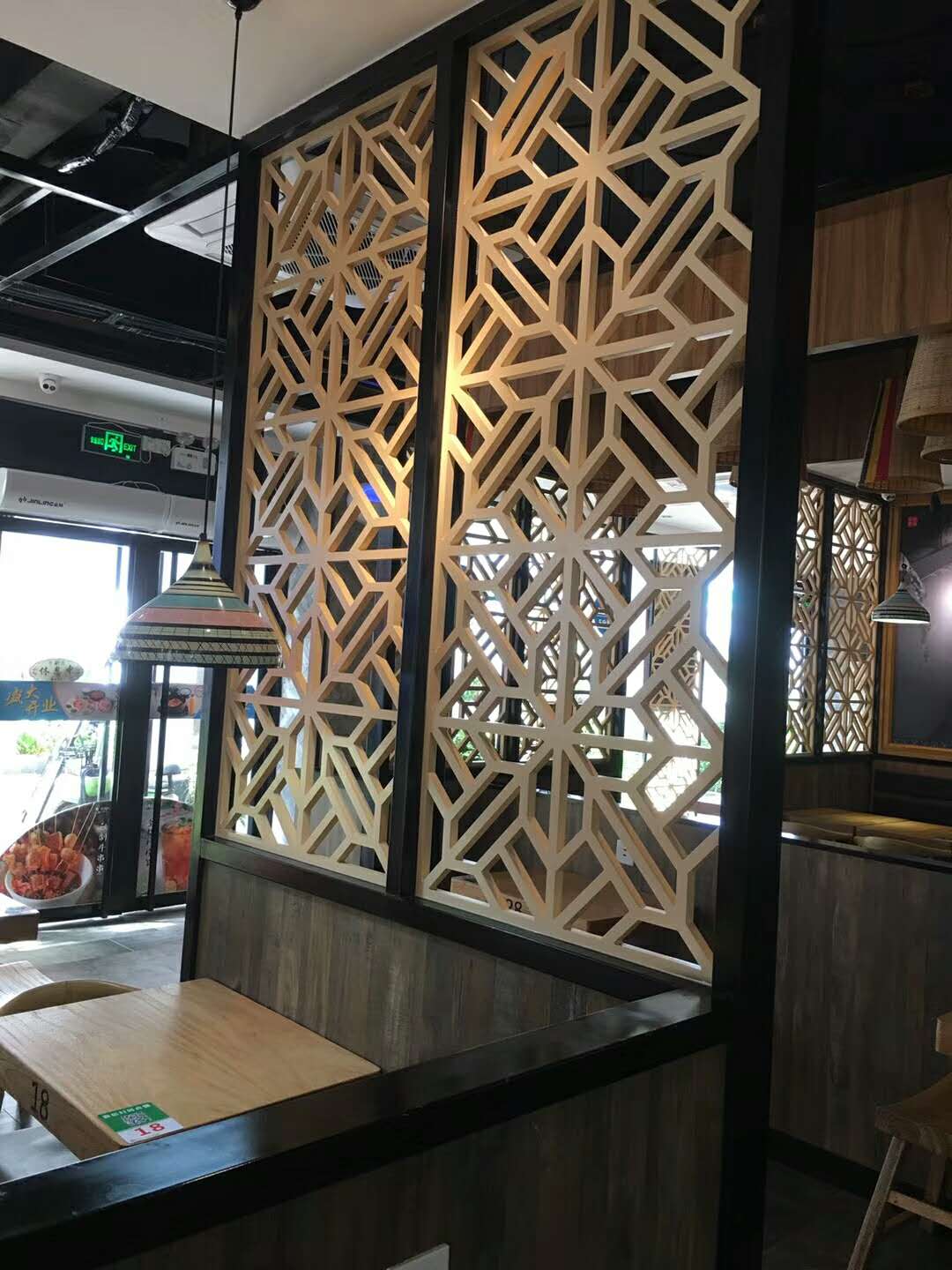 風(fēng)格鋁窗花圖片