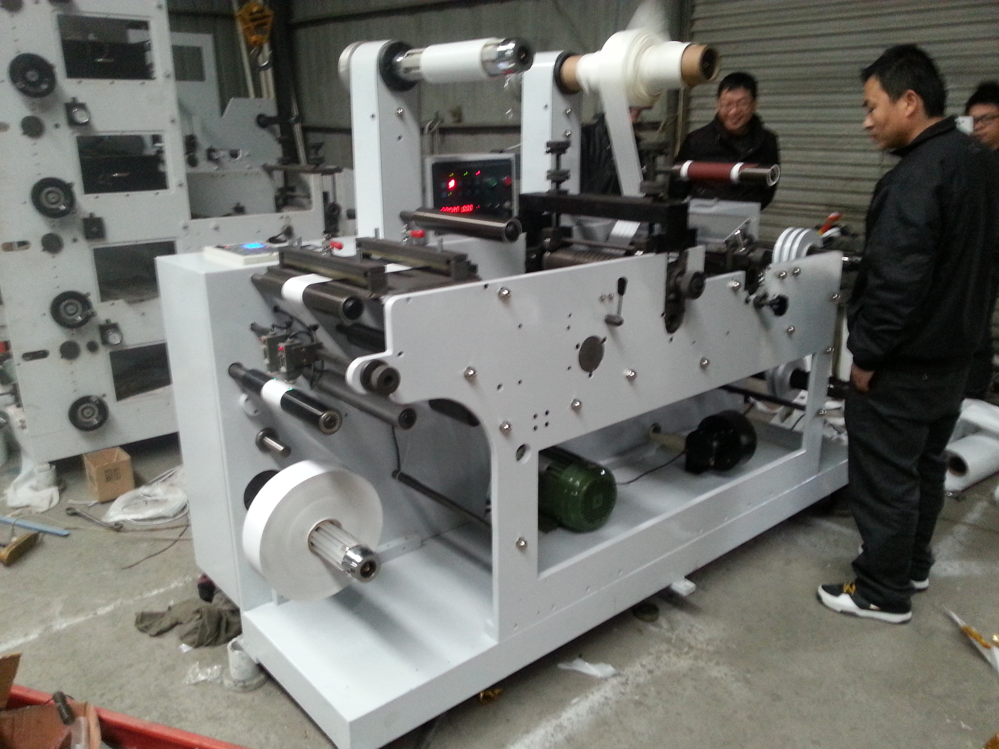 自動(dòng)圓壓圓模切機(jī)圖片/自動(dòng)圓壓圓模切機(jī)樣板圖 (4)