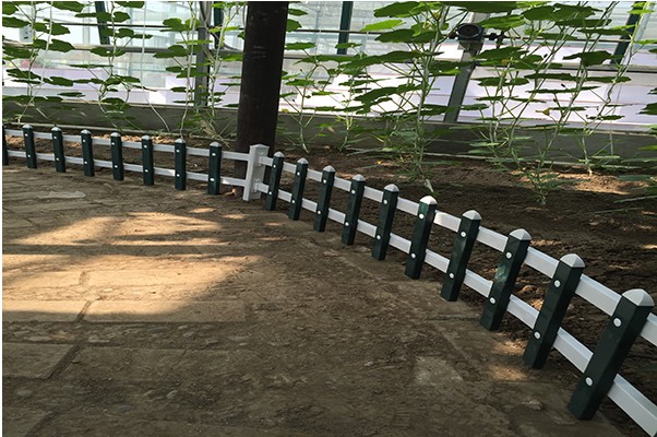 草坪護(hù)欄圖片