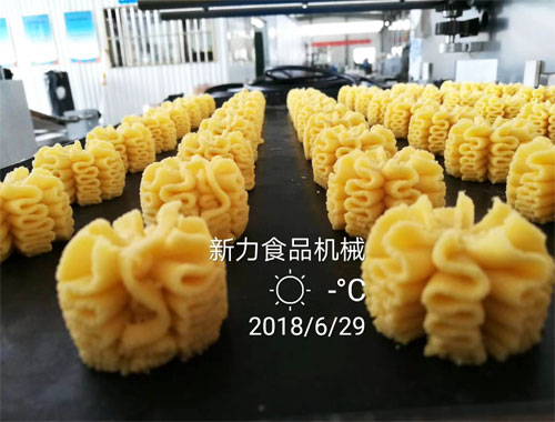山東新力曲奇糕點(diǎn)機(jī) 珍妮扭花曲奇圖片