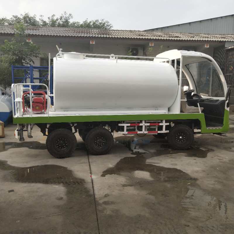 小型多功能電動灑水車圖片