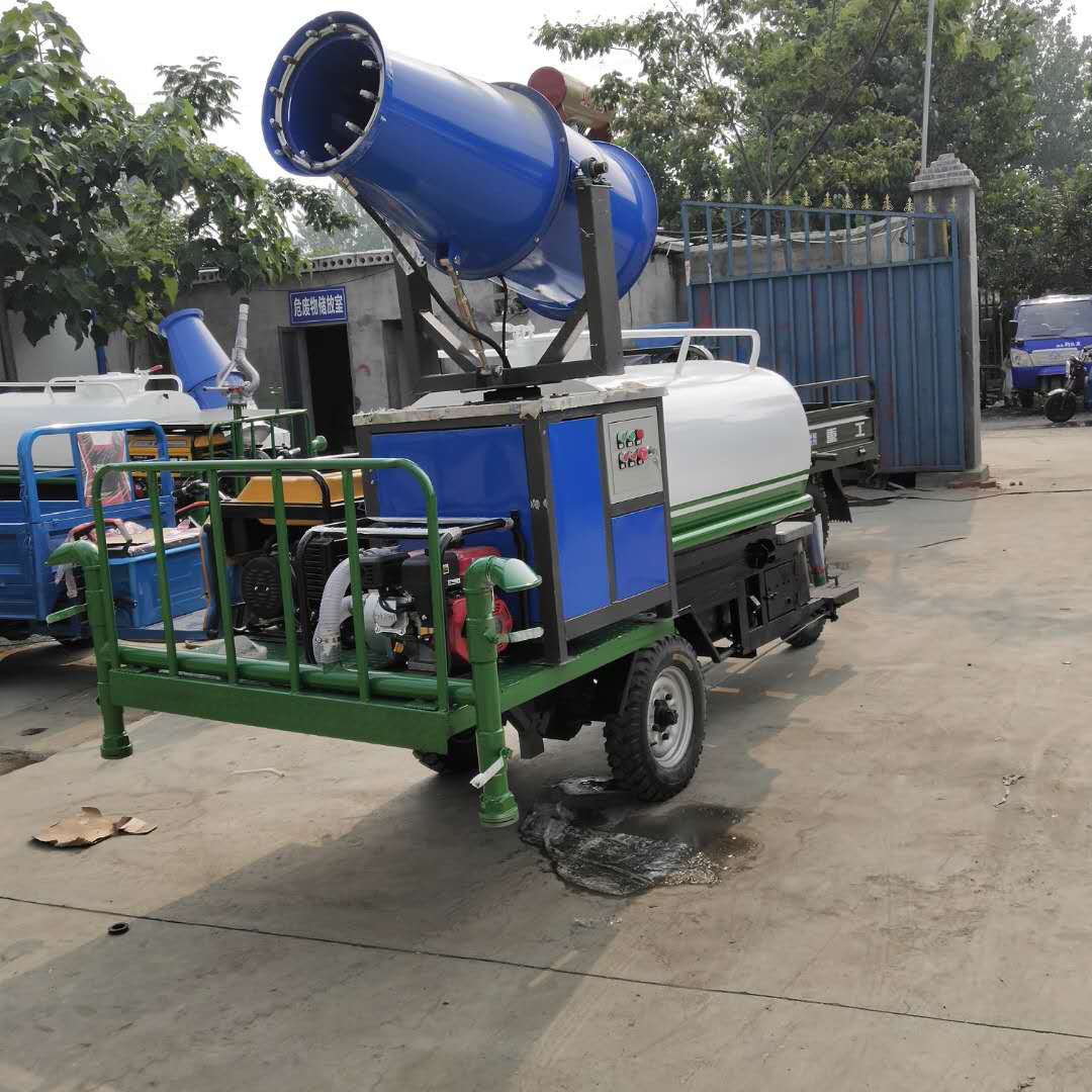 電動三輪霧炮灑水車，霧炮灑水車哪里便宜，哪里生產(chǎn)灑水車