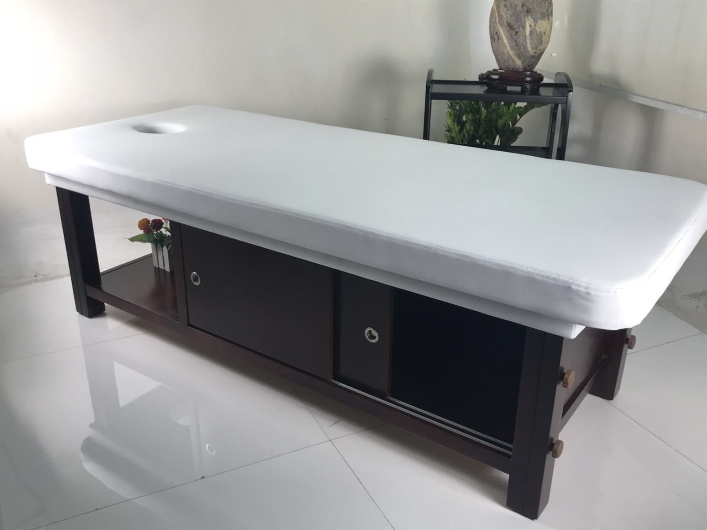 廣州實(shí)木美容床泰式按摩床圖片/廣州實(shí)木美容床泰式按摩床樣板圖 (3)