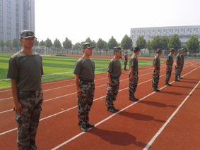青島軍訓(xùn)，青島企業(yè)軍訓(xùn)，青島軍訓(xùn)圖片/青島軍訓(xùn)，青島企業(yè)軍訓(xùn)，青島軍訓(xùn)樣板圖 (1)