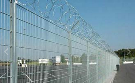 高速公路1.8米折彎護(hù)欄圍網(wǎng)圖片/高速公路1.8米折彎護(hù)欄圍網(wǎng)樣板圖 (3)