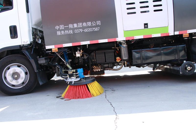 工程專(zhuān)用吸塵掃路車(chē)每日?qǐng)?bào)價(jià)圖片/工程專(zhuān)用吸塵掃路車(chē)每日?qǐng)?bào)價(jià)樣板圖 (3)