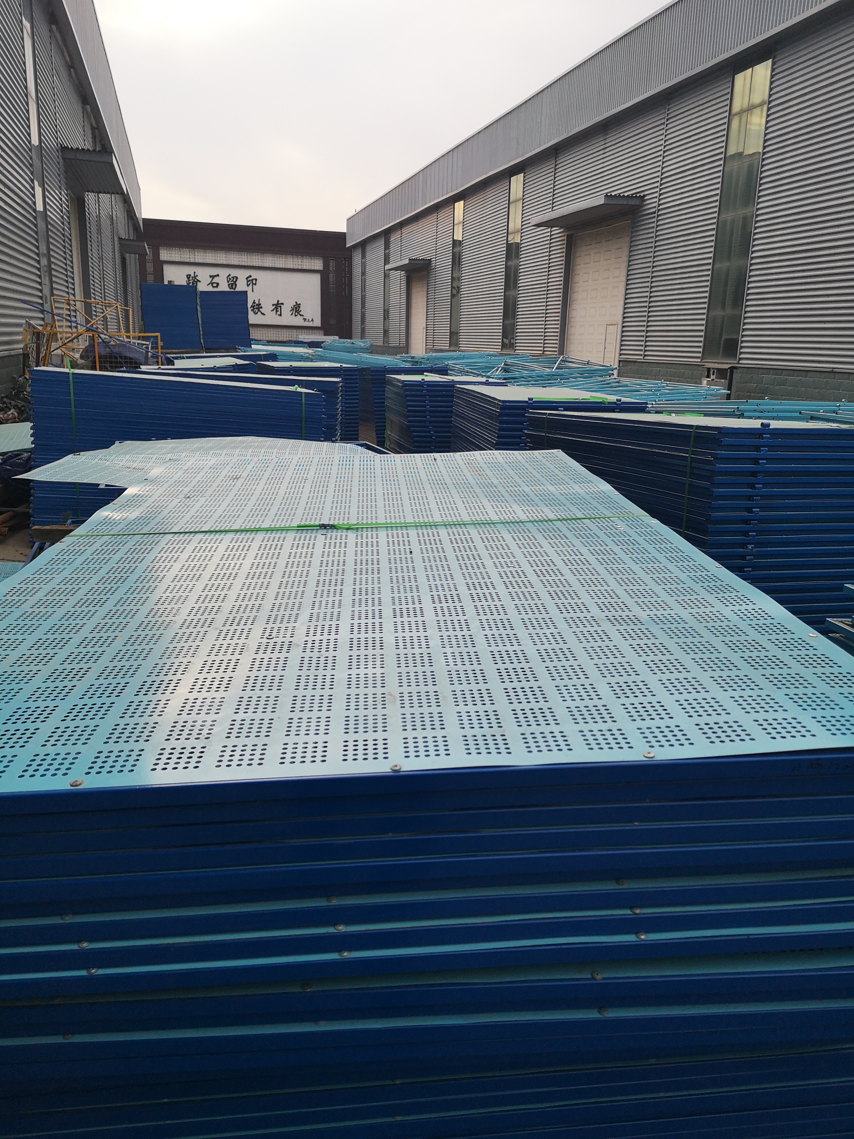 外爬架鋼網(wǎng)圖片/外爬架鋼網(wǎng)樣板圖 (2)