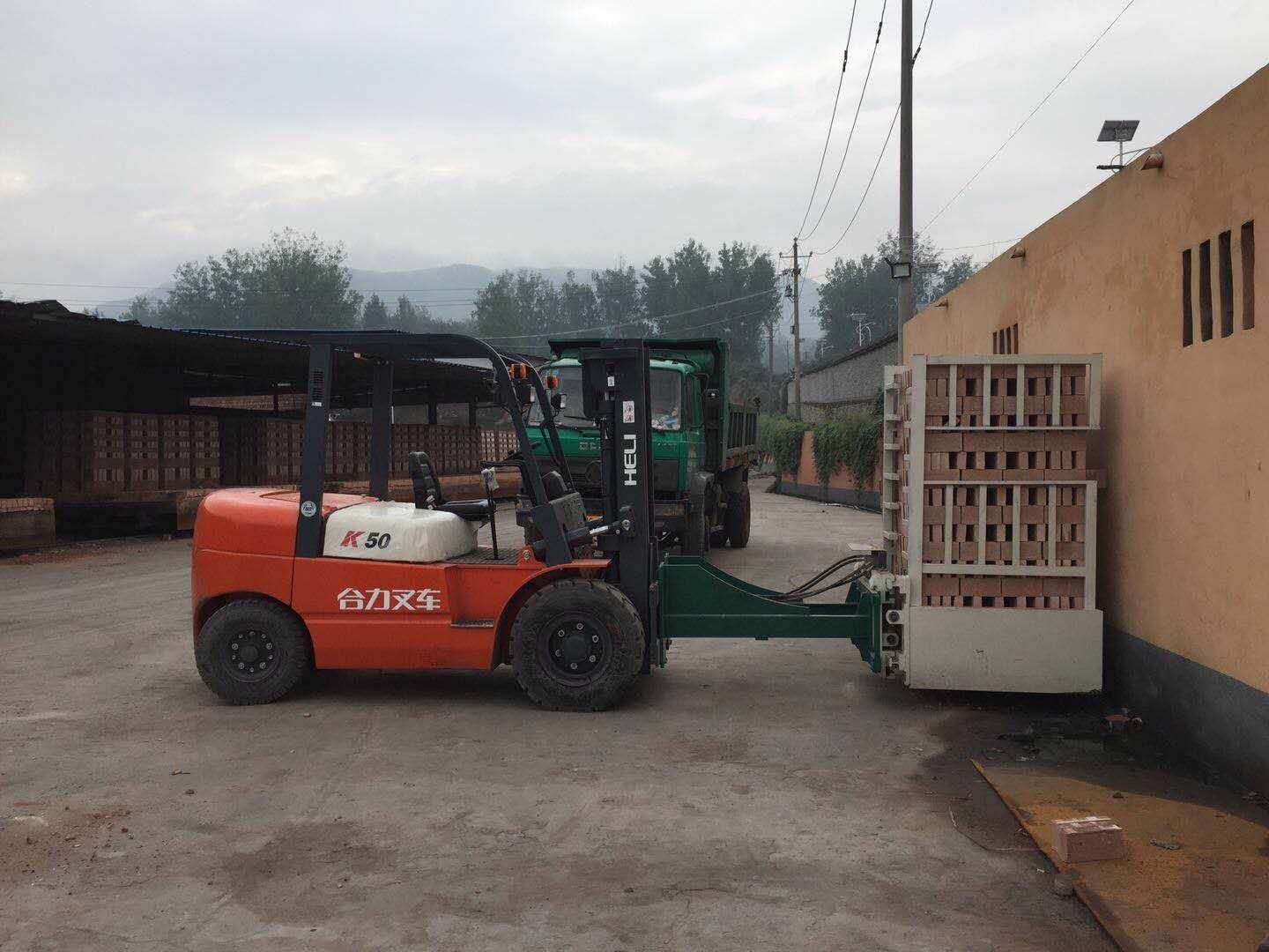 國(guó)產(chǎn)叉車屬具 抱磚機(jī) 鐘罩式紅磚抱磚機(jī) 全國(guó)發(fā)貨
