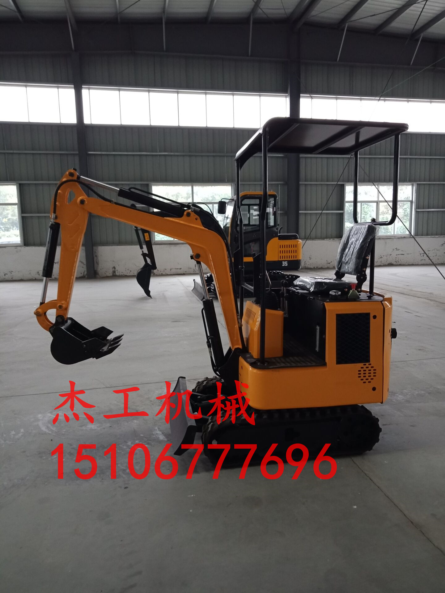 直銷小型挖掘機(jī)圖片