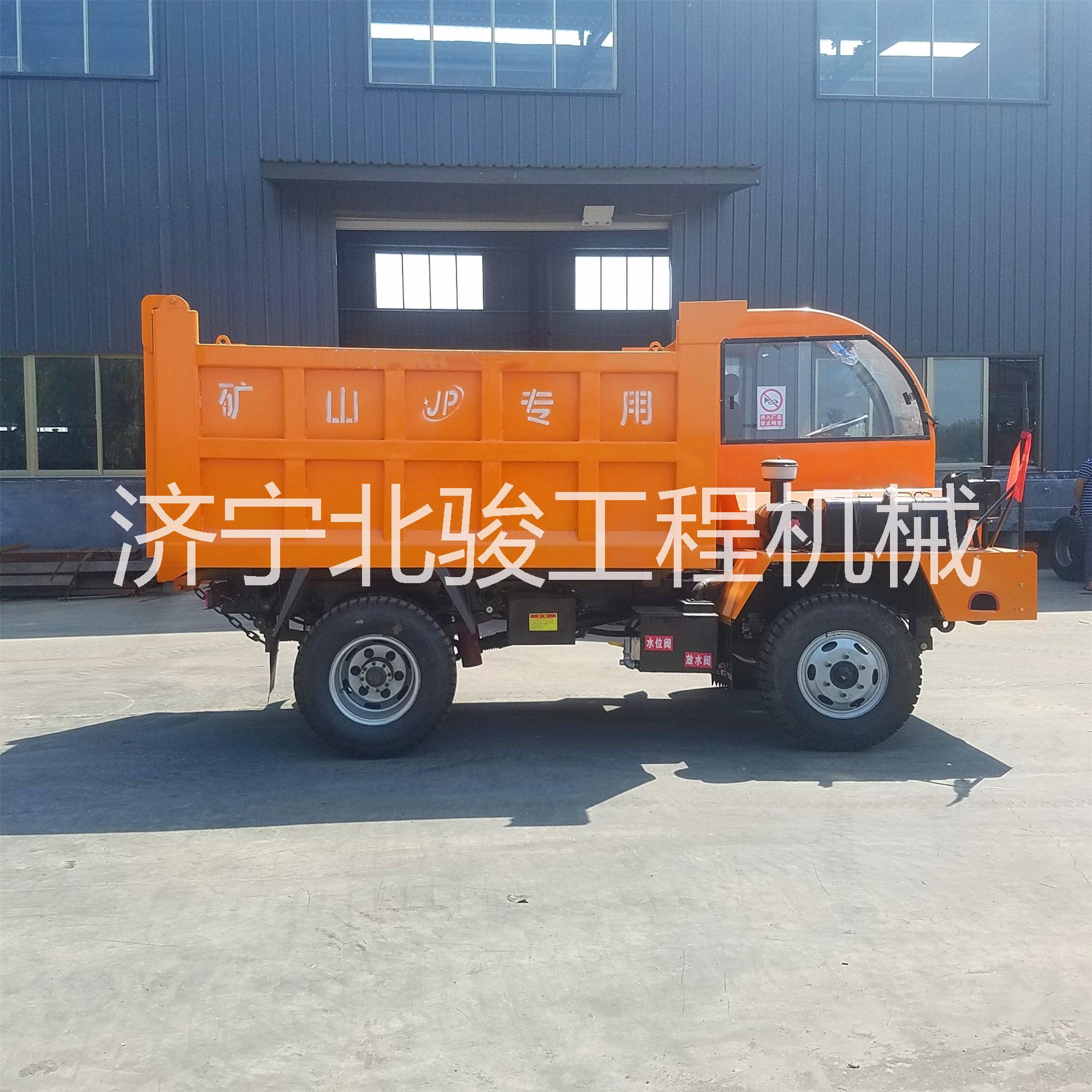 帶翻斗自卸的四不像拖拉機圖片/帶翻斗自卸的四不像拖拉機樣板圖 (2)