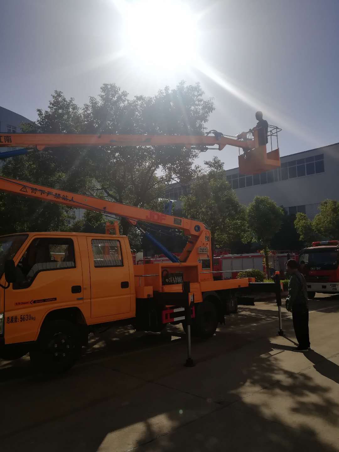 湖北江南江鈴16米高空作業(yè)圖片