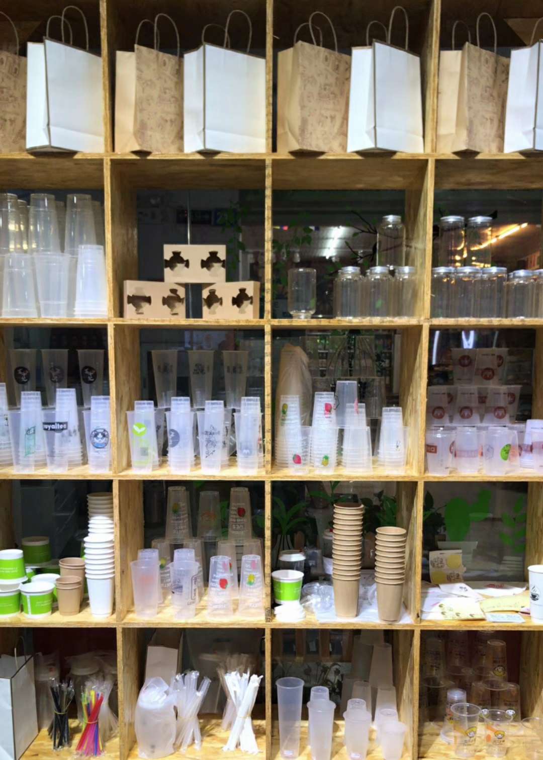 羅湖蓮塘批發(fā)奶茶店制冰機(jī)水吧操作圖片/羅湖蓮塘批發(fā)奶茶店制冰機(jī)水吧操作樣板圖 (4)