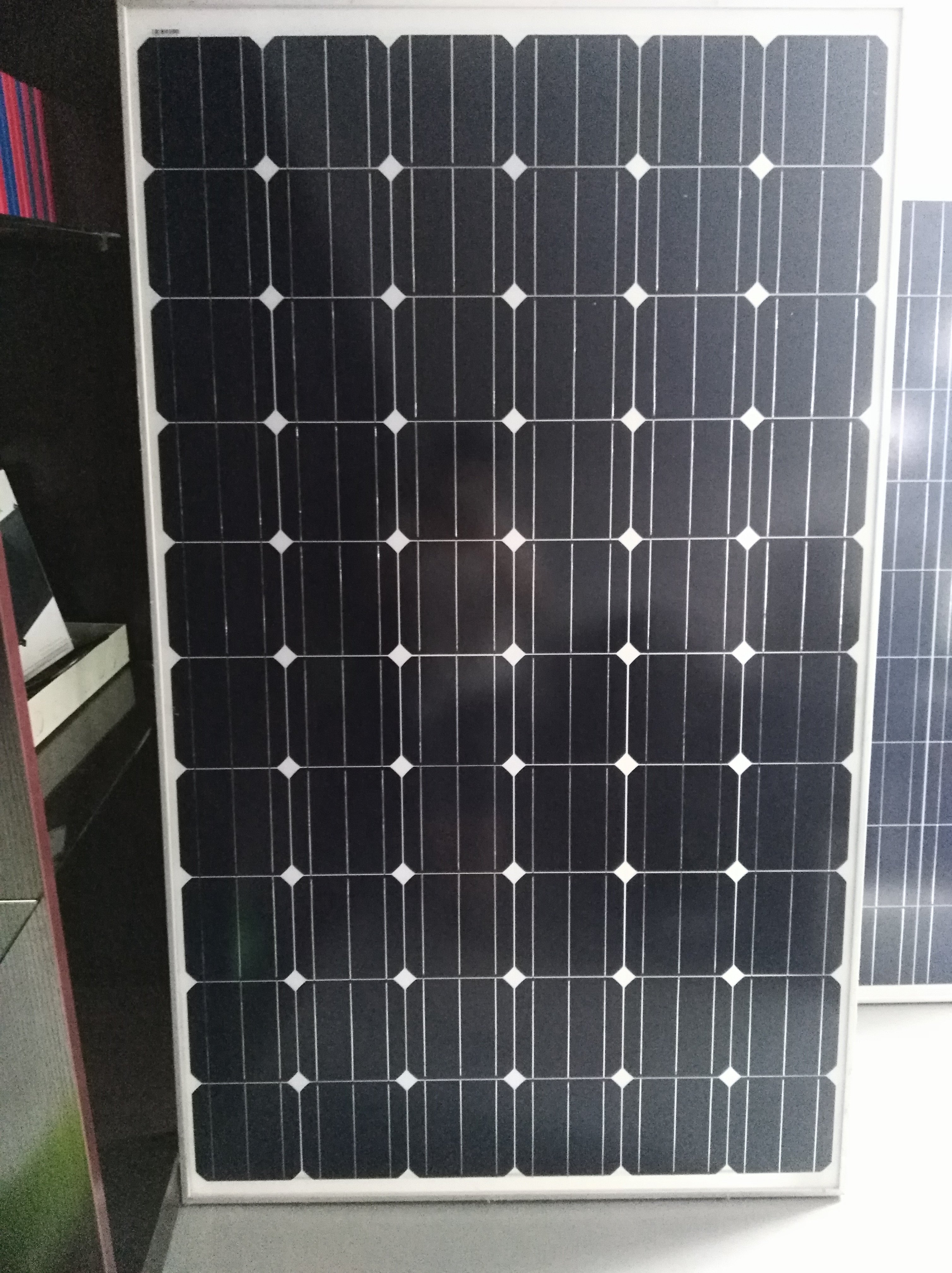 廠家生產(chǎn)單晶150W太陽能電池板圖片/廠家生產(chǎn)單晶150W太陽能電池板樣板圖 (4)