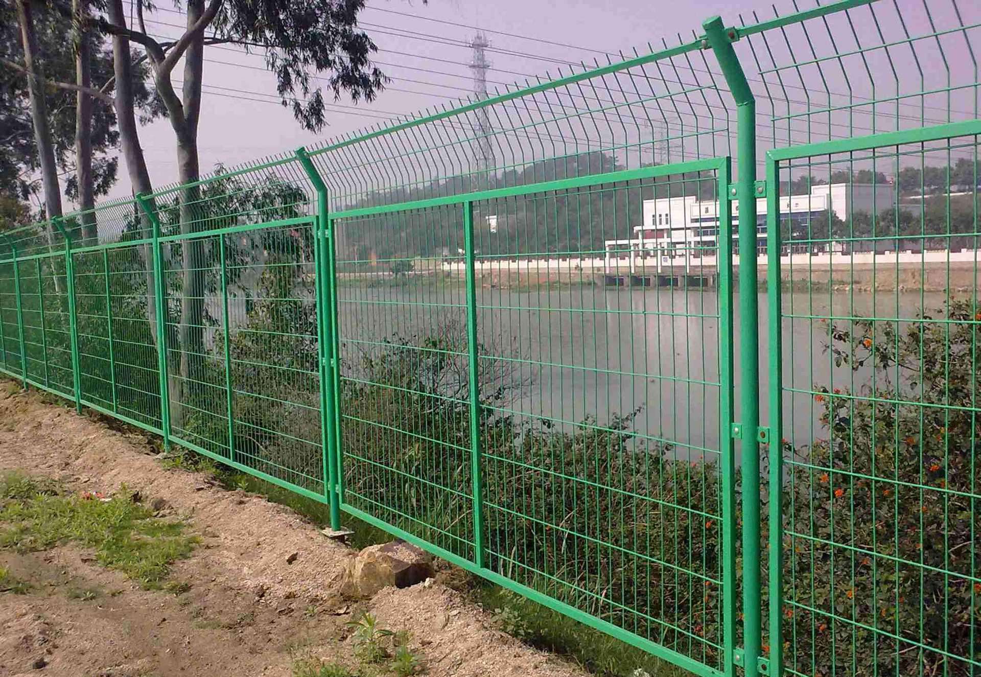 邊框護(hù)欄網(wǎng)圖片/邊框護(hù)欄網(wǎng)樣板圖 (4)