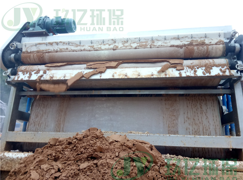 洗沙泥漿壓濾設(shè)備圖片/洗沙泥漿壓濾設(shè)備樣板圖 (1)