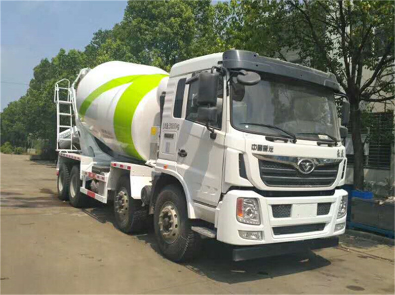 6乘4驅(qū)動水泥攪拌車，8至15方
