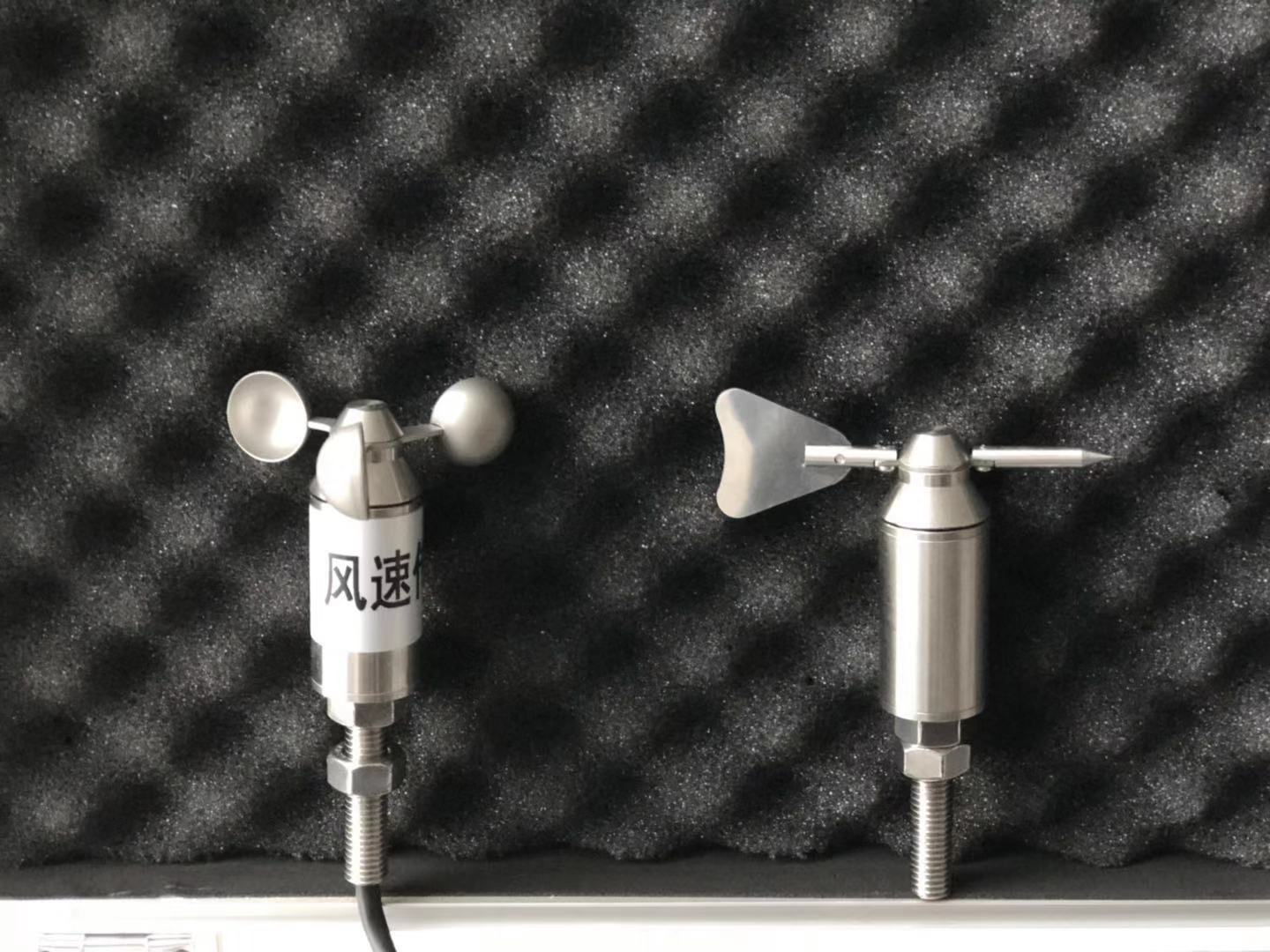 廠家直銷 微型(手持式）風(fēng)速風(fēng)向一體傳感器