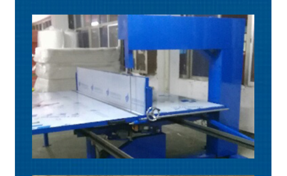 東莞華聚機(jī)械有限公司專業(yè)生產(chǎn) 直切機(jī) 東莞直切機(jī) 海綿直切機(jī) 自動(dòng)直切機(jī)