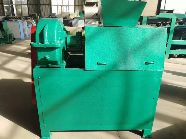 供應(yīng)河南新鄉(xiāng)對棍擠壓造粒機(jī)。